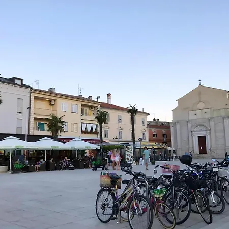 In Mit Grosser Terrasse Umag