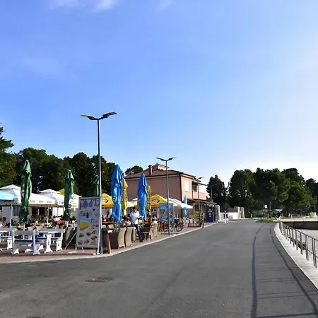In Mit Grosser Terrasse * Umag