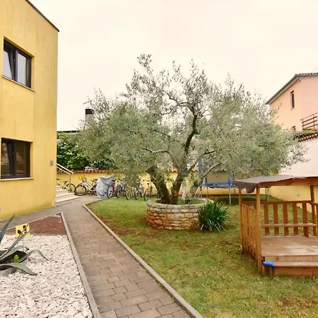 In Mit Grosser Terrasse Apartment *